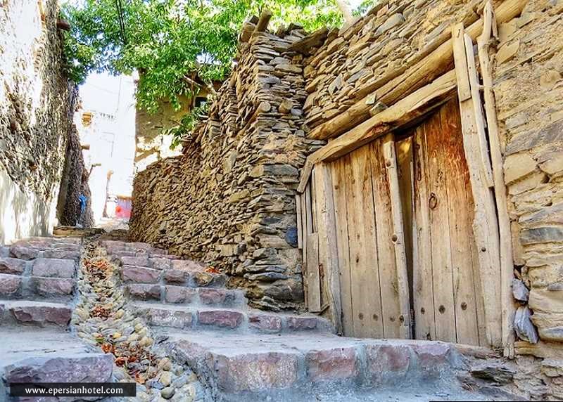 کوچه های روستای ازغد مشهد